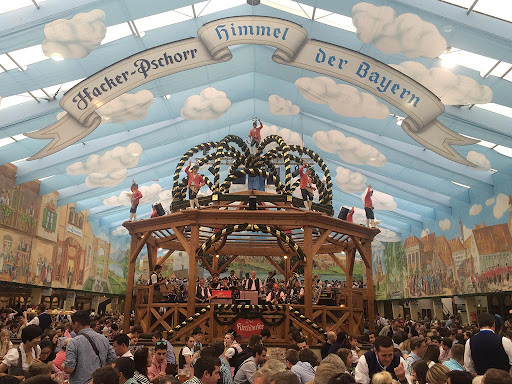 Lều bia tại lễ hội tháng 10 -  Oktoberfest